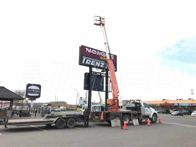 P8 Digital Billboard Outdoor LED Signs In Canada Cloumn LED